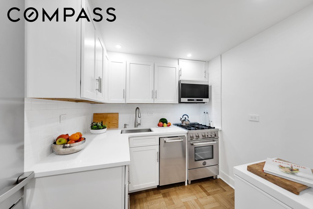 40 East 80th Street, Unit 2C photo 2