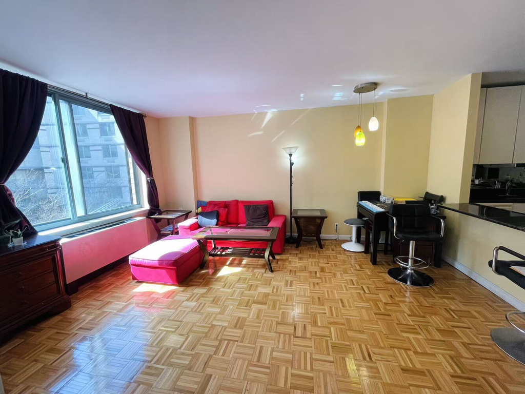 21 South End Avenue, Unit 333