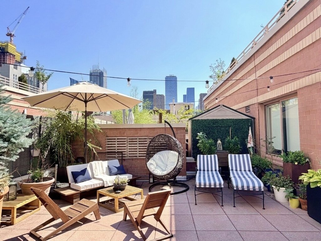 393 West 49th Street, Unit 5CC