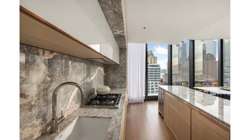 125 Greenwich Street, Unit 32D photo 4