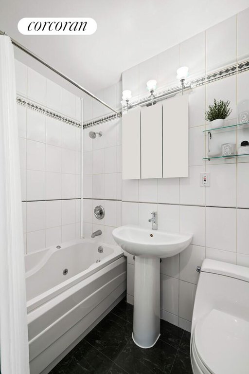 155 East 34th Street, Unit 6O photo 5