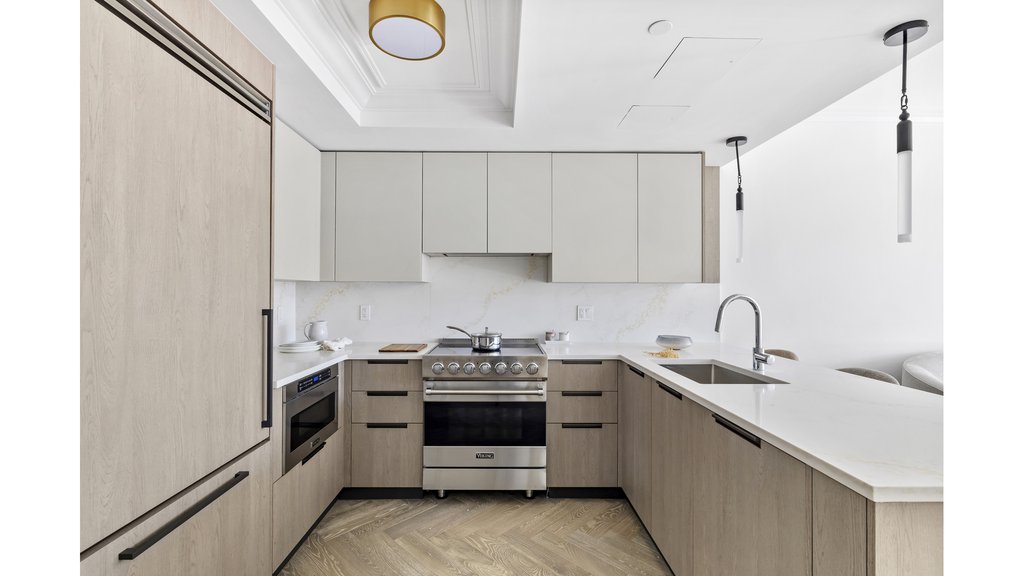 78-29 Austin Street, Unit PH2K photo 4