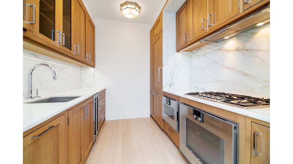 30 Park Place, Unit 62D photo 4