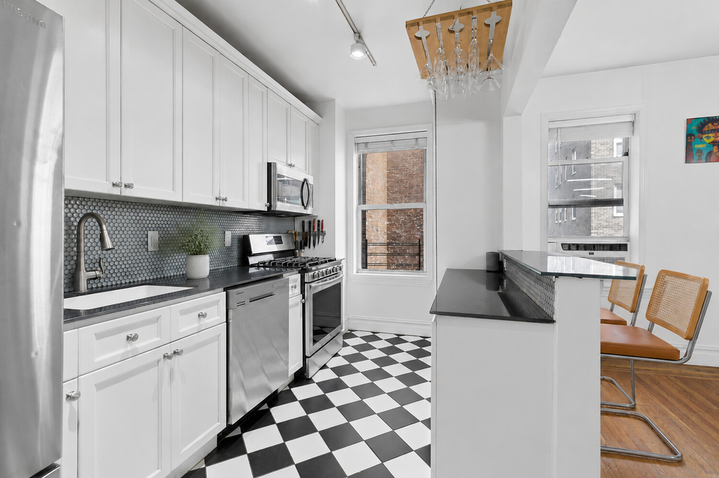 875 West 181st Street, Unit 3A photo 4