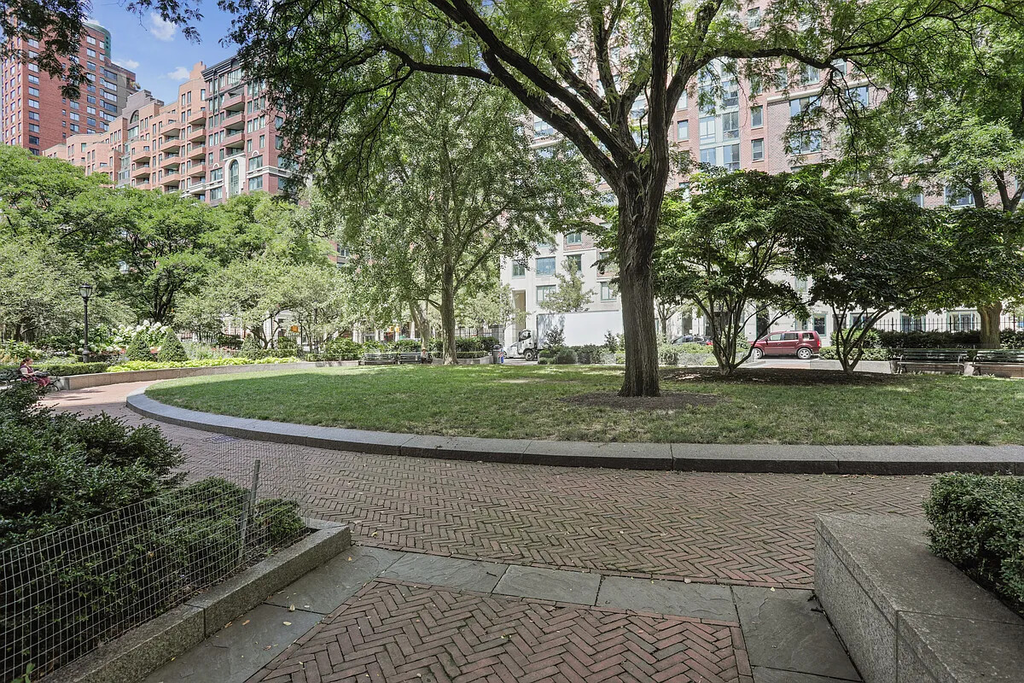 380 Rector Place, Unit 23G photo 12