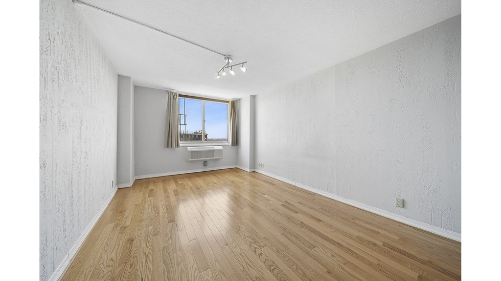 118-17 Union Turnpike, Unit 21K photo 15