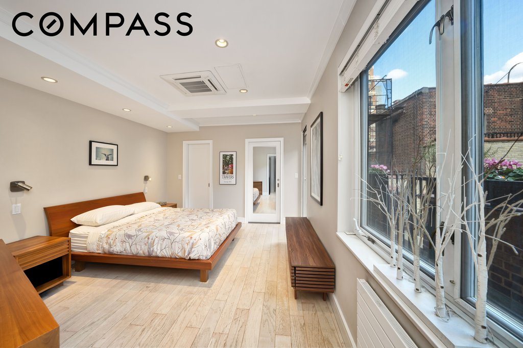 314 East 41st Street, Unit PH2B photo 4