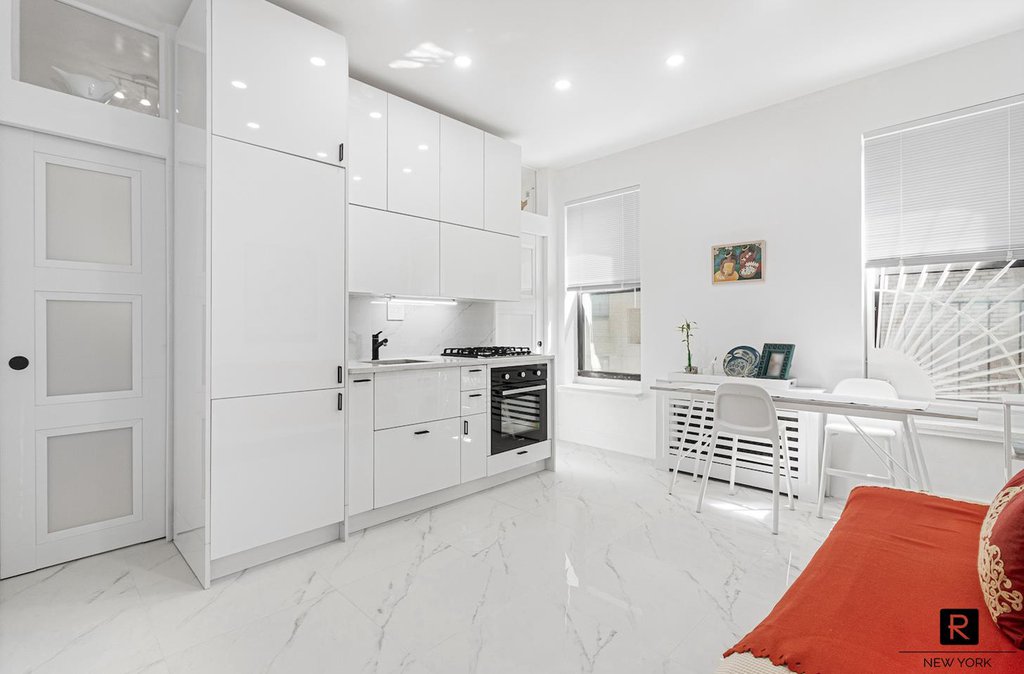 4-6 West 105th Street, Unit 6