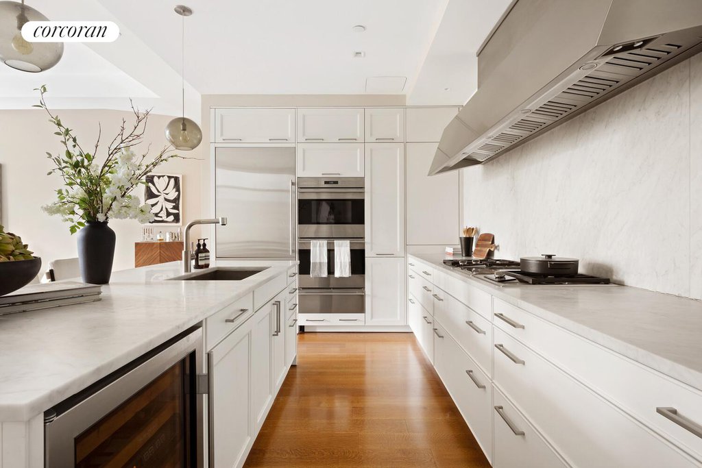 10 Madison Square West, Unit 8G photo 5