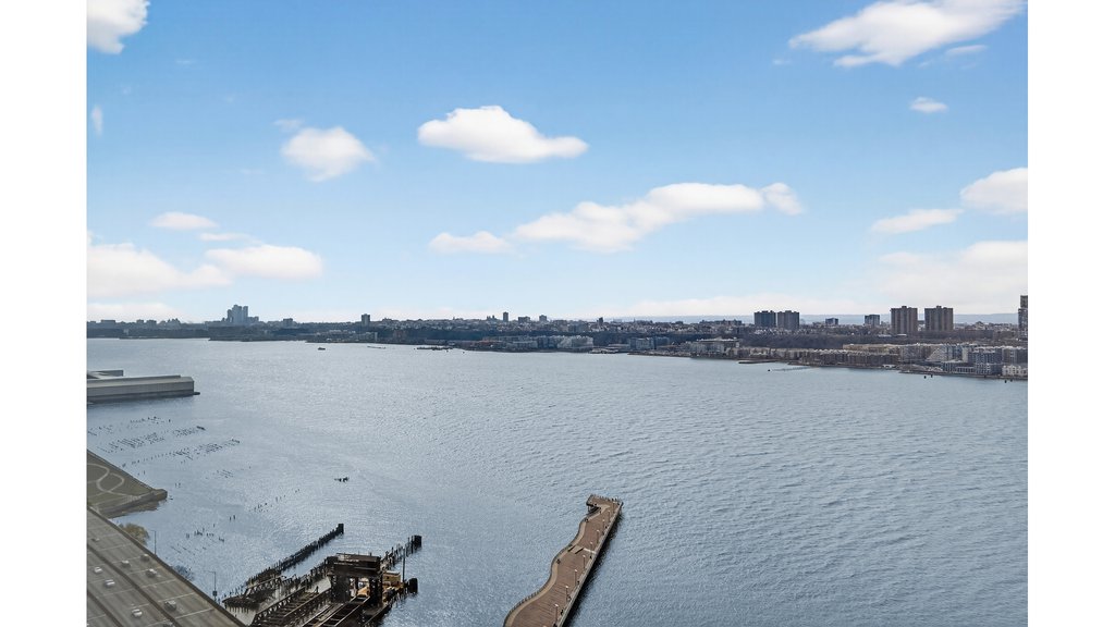 240 Riverside Boulevard, Unit 27A photo 13