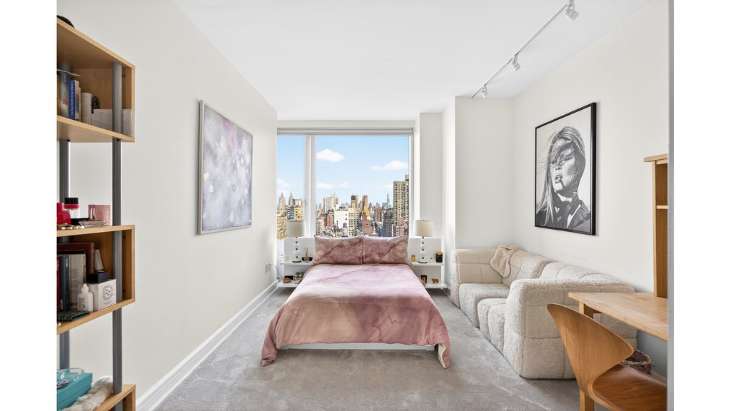240 Riverside Boulevard, Unit 27A photo 25