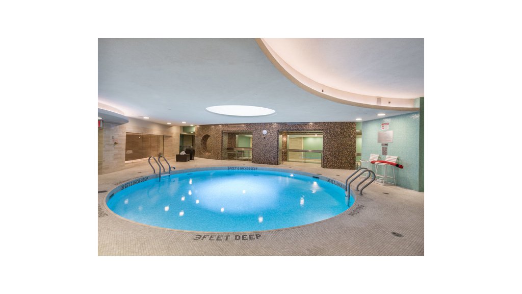 240 Riverside Boulevard, Unit 27A photo 32