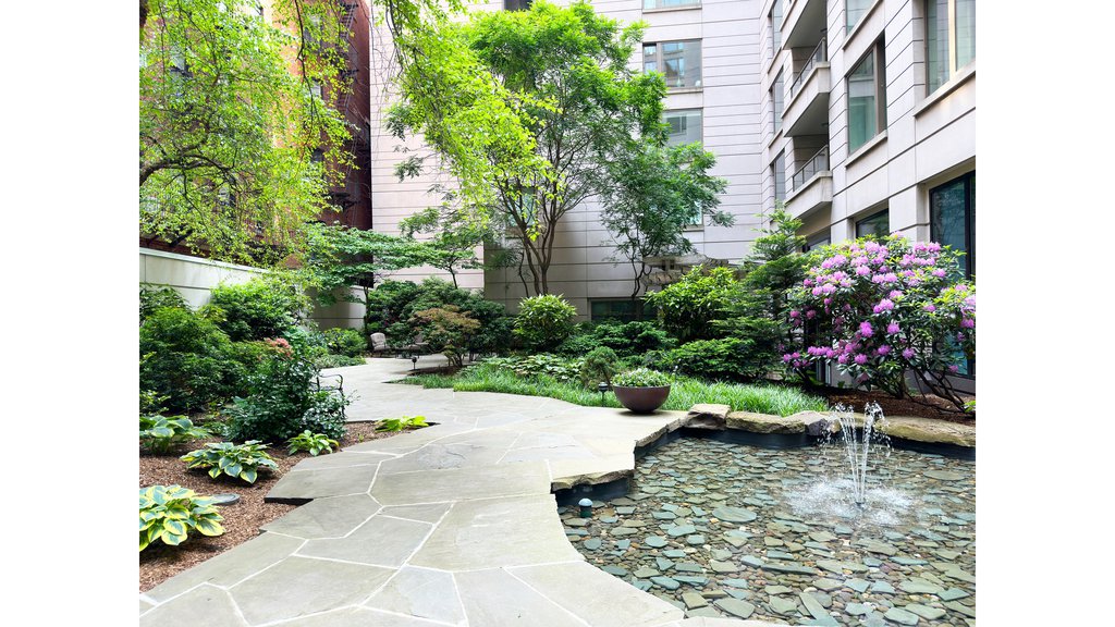 240 Riverside Boulevard, Unit 27A photo 33