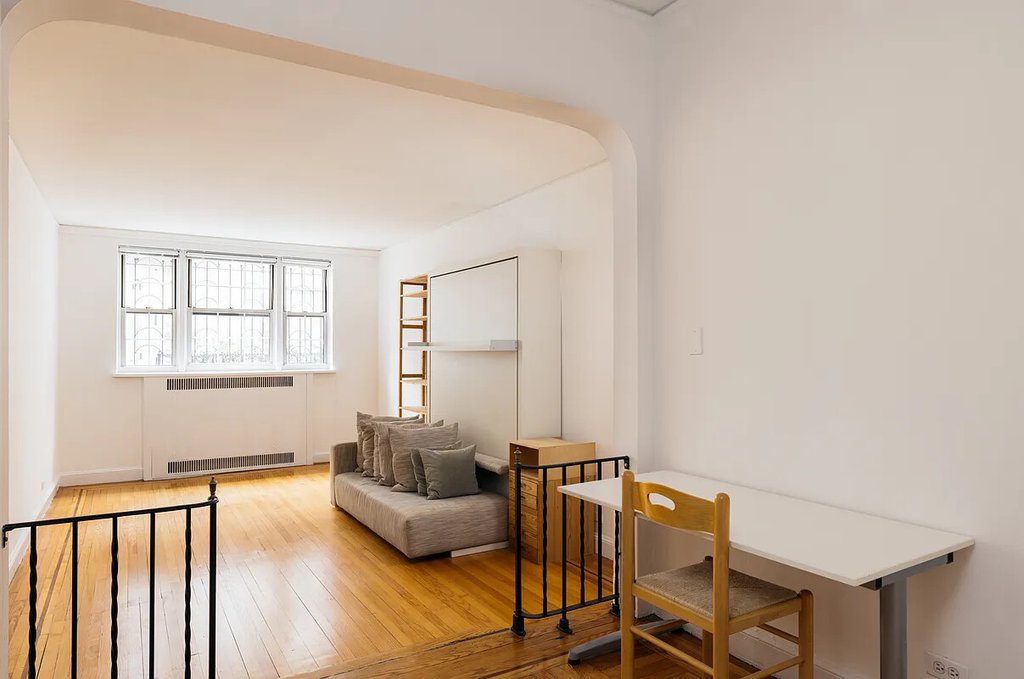 25 Minetta Lane, Unit 1F