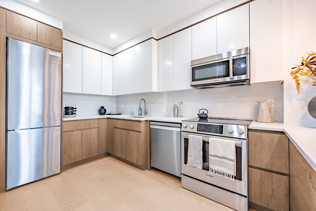 11-52 44th Drive, Unit 7B photo 3