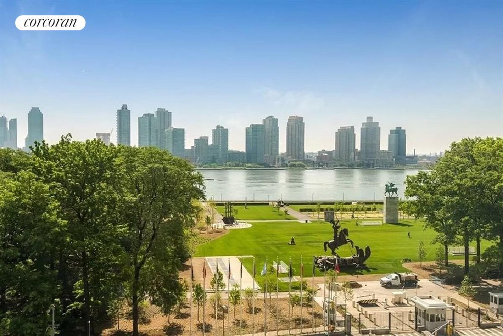 845 United Nations Plaza, Unit 5C photo 9