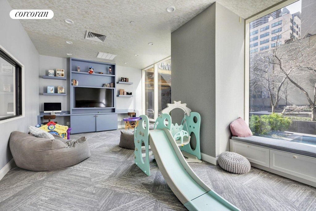 845 United Nations Plaza, Unit 5C photo 22