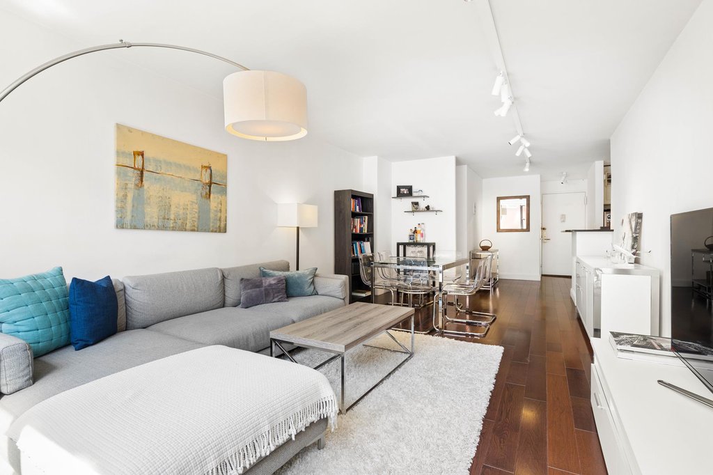 200 East 27th Street, Unit 5B