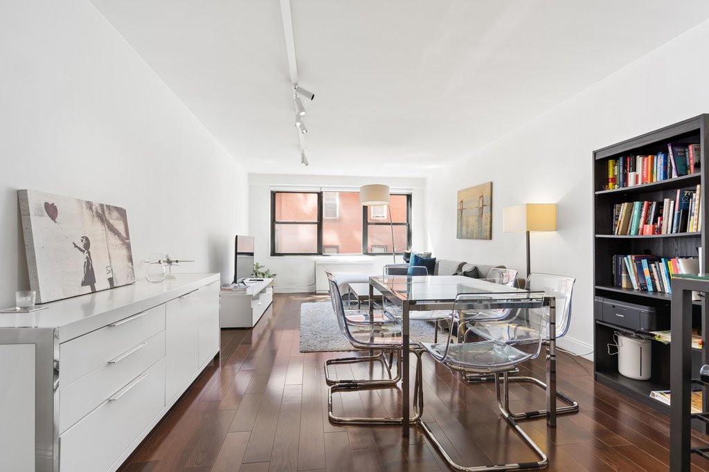 200 East 27th Street, Unit 5B photo 2