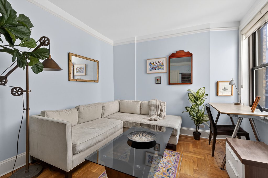 345 East 77th Street, Unit 4D