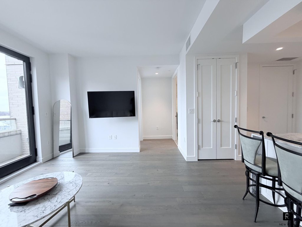 107-06 Queens Boulevard, Unit 9E photo 2