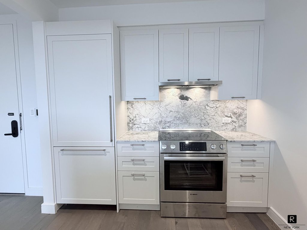 107-06 Queens Boulevard, Unit 9E photo 4