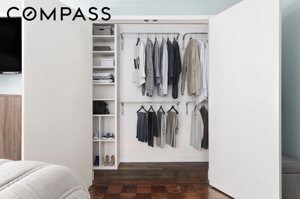 39 Gramercy Park North, Unit 5F photo 6