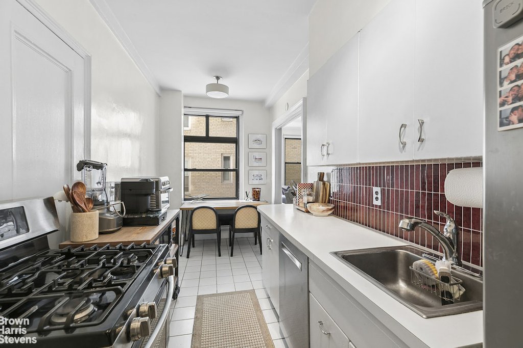 136 East 36th Street, Unit 7C photo 3