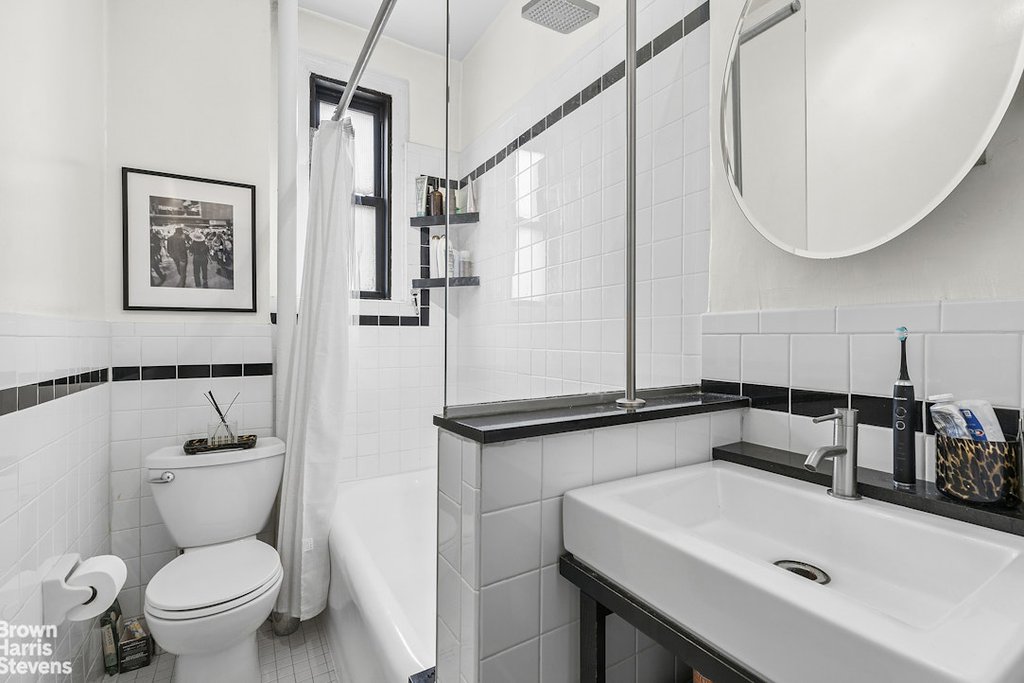 136 East 36th Street, Unit 7C photo 6