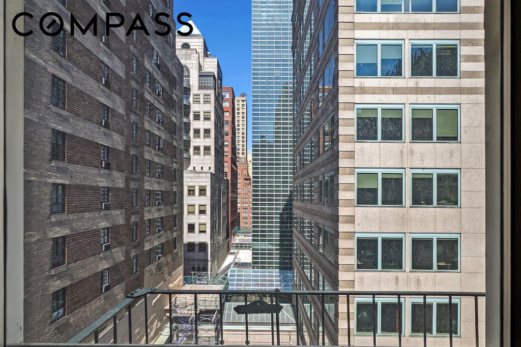 333 East 43rd Street, Unit 705 photo 7