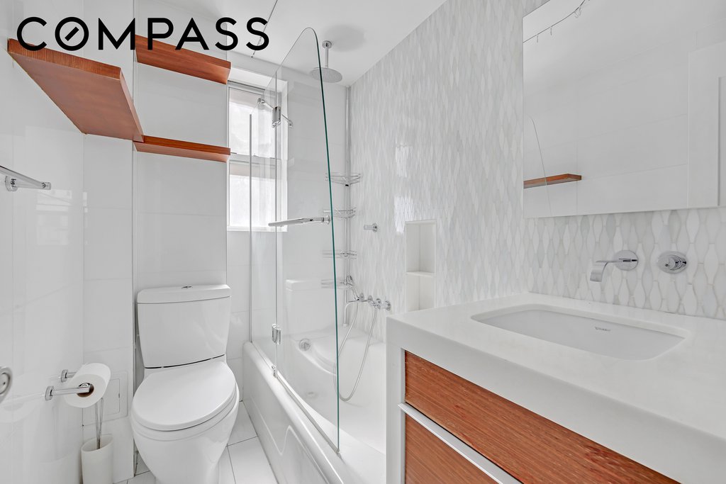 333 East 43rd Street, Unit 705 photo 9
