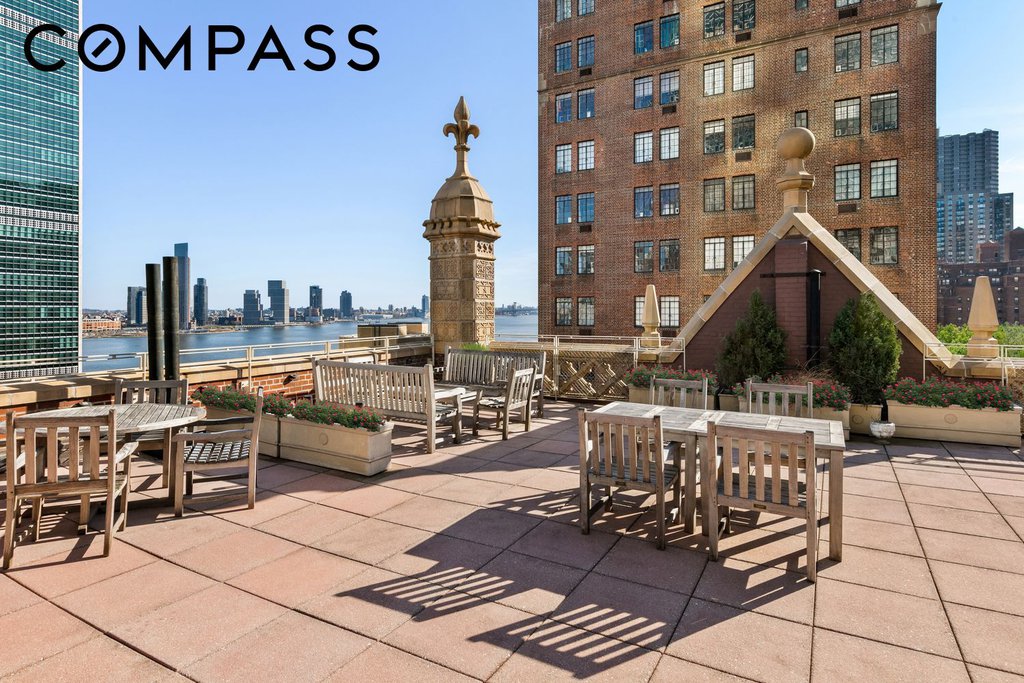 333 East 43rd Street, Unit 705 photo 15