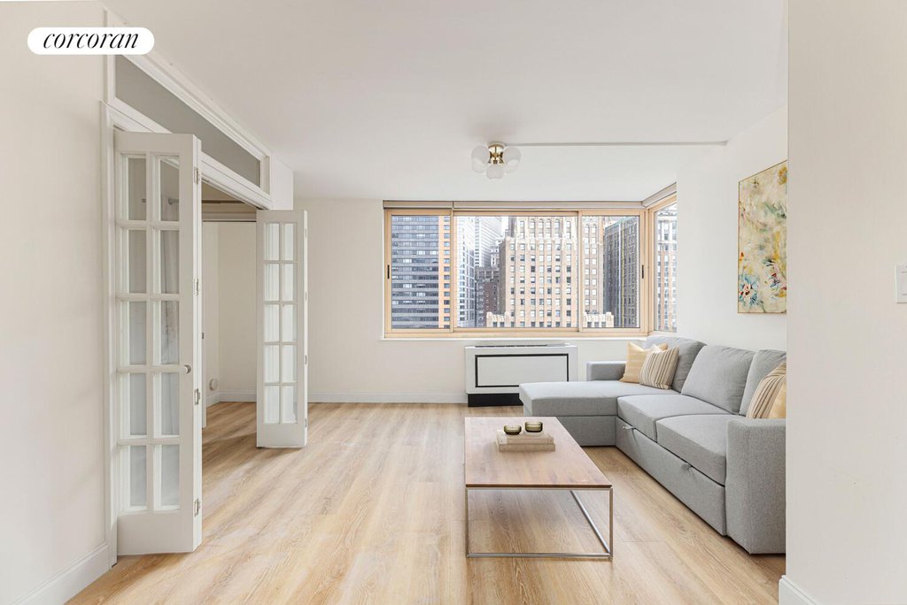 250 South End Avenue, Unit 11E