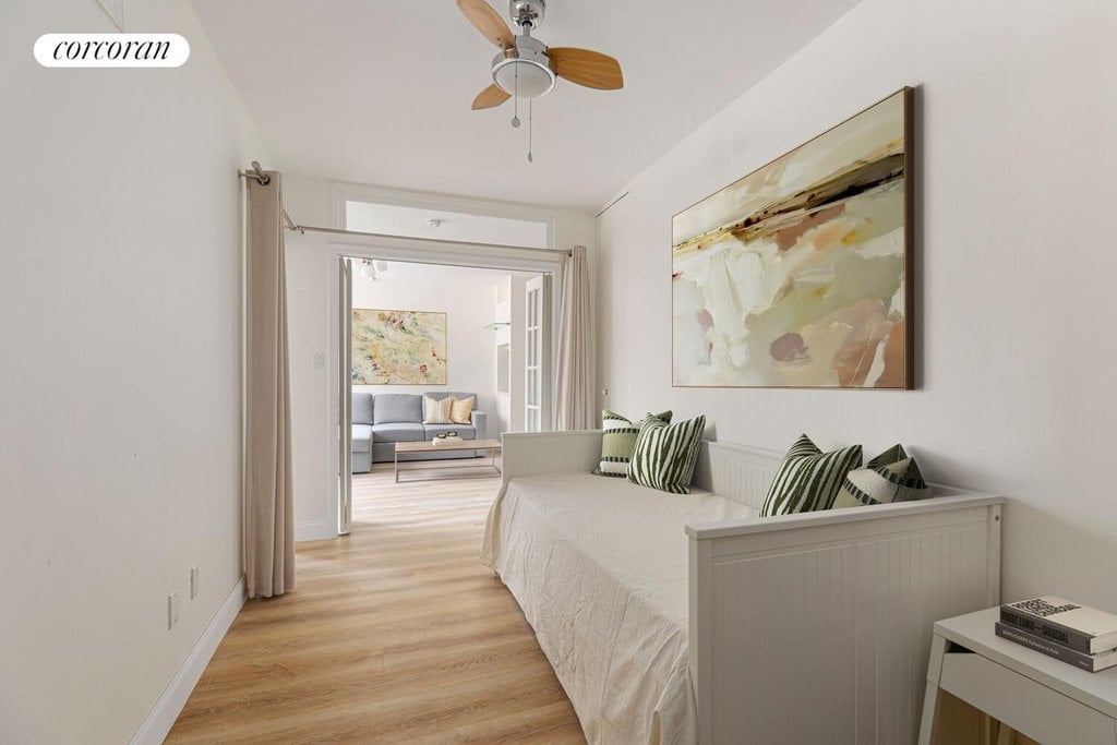 250 South End Avenue, Unit 11E photo 4
