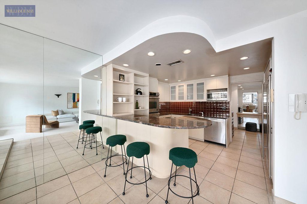 150 East 61st Street, Unit 15B photo 3