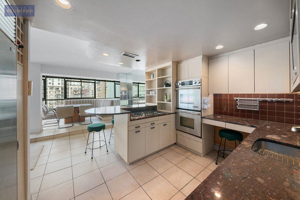 150 East 61st Street, Unit 15B photo 4