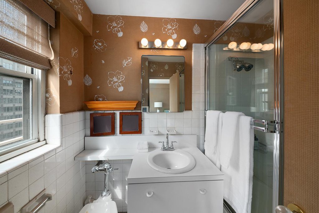 150 East 61st Street, Unit 15B photo 12