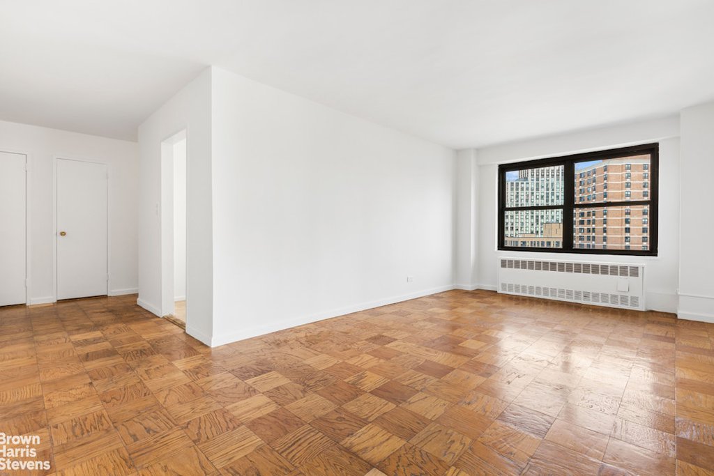 266 East Broadway, Unit B1804 photo 3