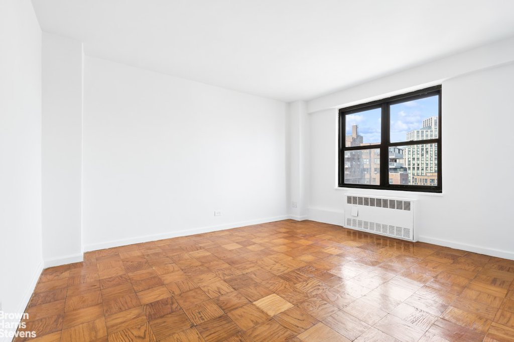 266 East Broadway, Unit B1804 photo 5