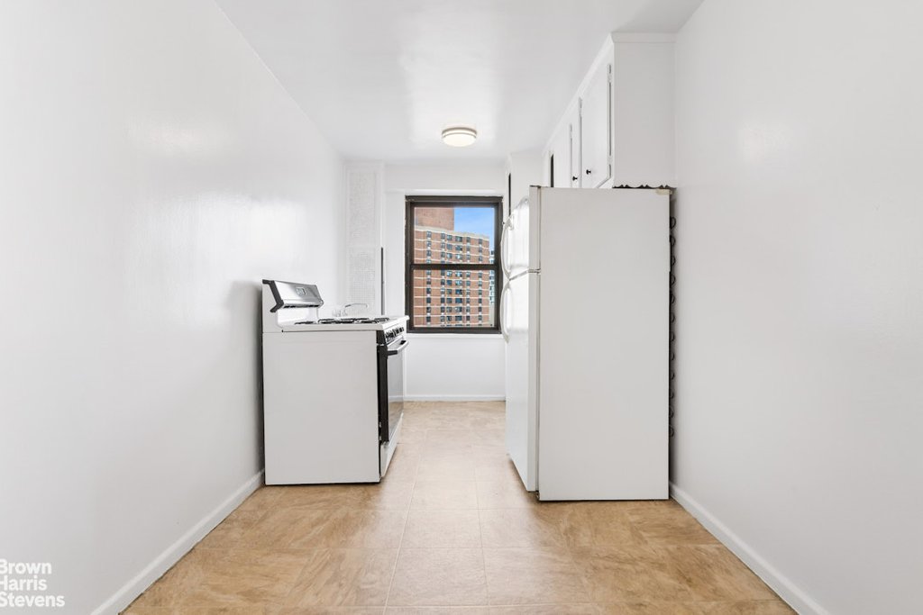 266 East Broadway, Unit B1804 photo 7