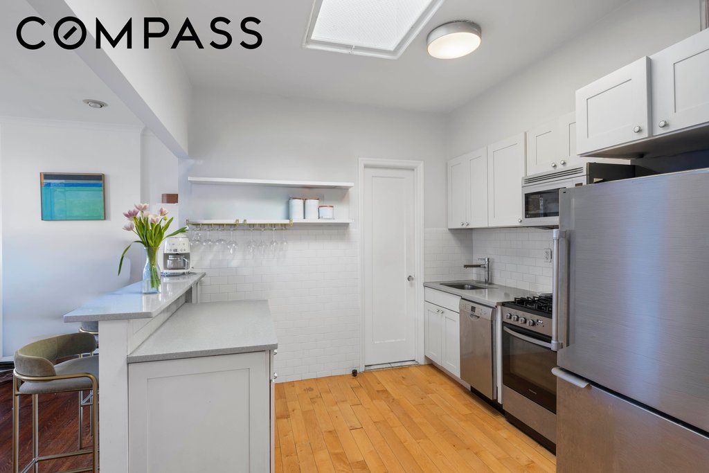 21 Monroe Place, Unit 5F photo 3