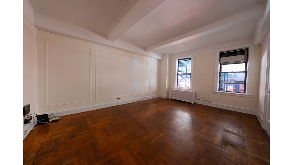 311 East 72nd Street, Unit 1G photo 2