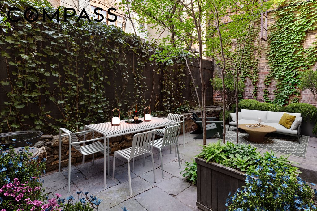 221 West 21st Street, Unit 1C