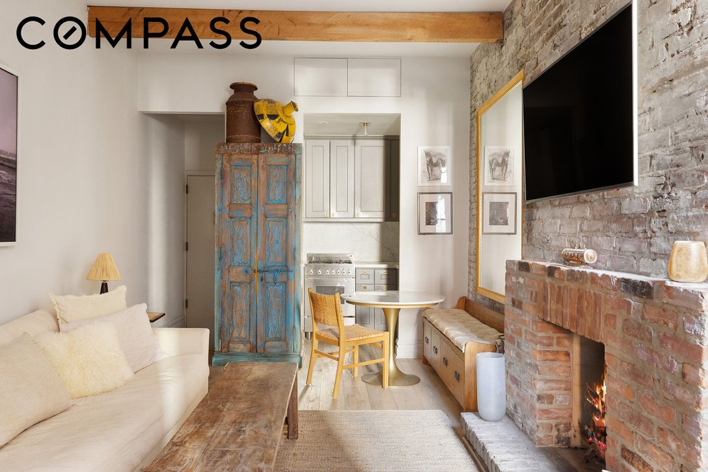 221 West 21st Street, Unit 1C photo 3