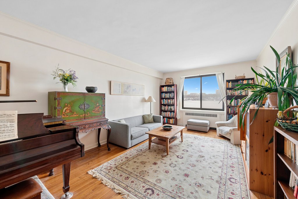 159-00 Riverside DRIVE WEST, Unit 3L photo 4