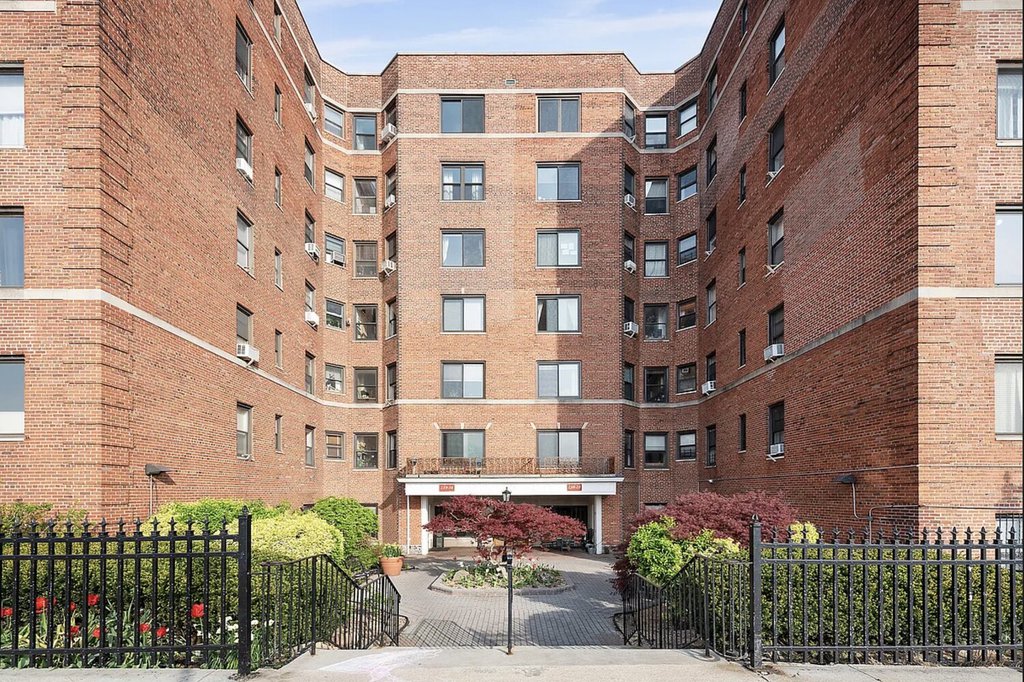 159-00 Riverside DRIVE WEST, Unit 3L photo 12