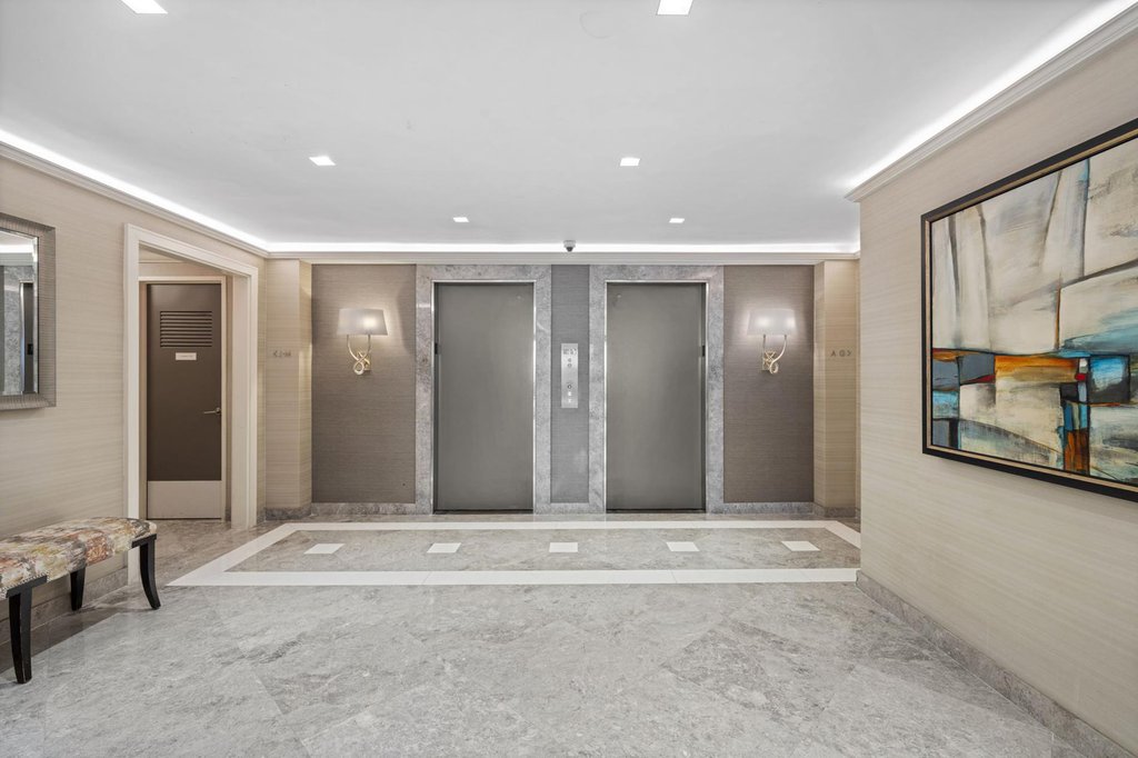 310 East 70th Street, Unit 1G photo 2