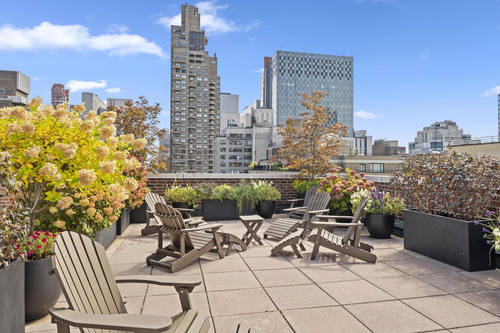 310 East 70th Street, Unit 1G photo 6