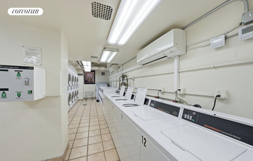 320 East 42nd Street, Unit 2117 photo 5
