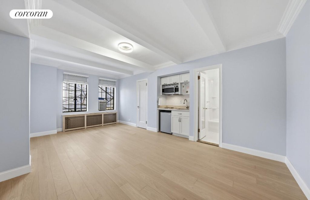 320 East 42nd Street, Unit 2117 photo 7